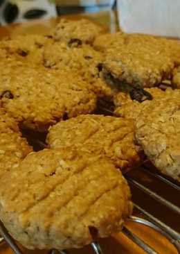 Crunchy oatmeal cookies