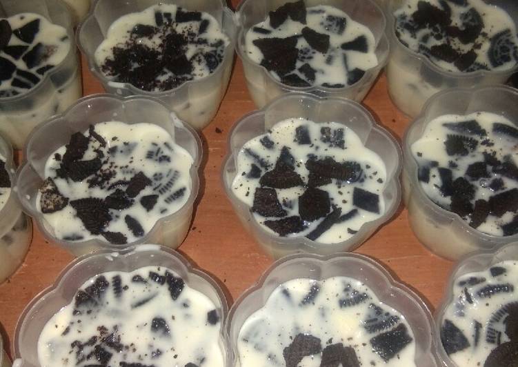 bahan dan cara membuat Puding oreo??