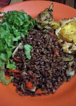 Nasi goreng beras merah