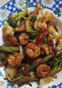 Sayur campur tumis dengan udang