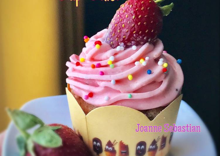 bahan dan cara membuat Strawberry Cup Cake