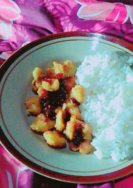 Rice with chiken popcorn and garlic sauce
