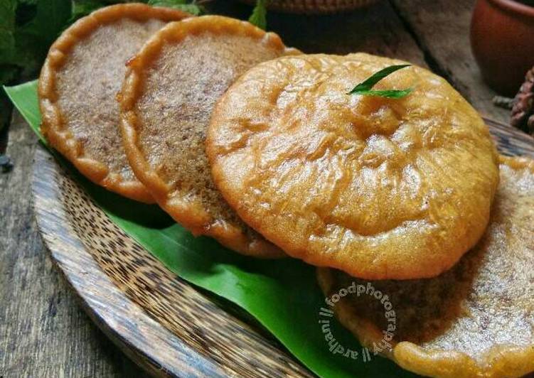 resep lengkap untuk Kue Cucur Gula Merah