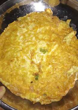 Omelet mie telur