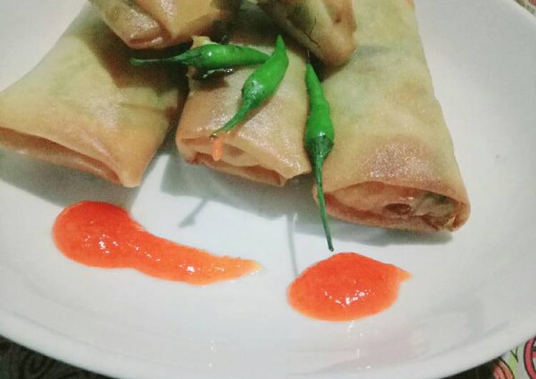 Lumpia mercon ayam jamur
