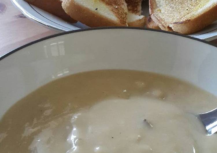 gambar untuk cara membuat Potato Cream Soup & Garlic Bread