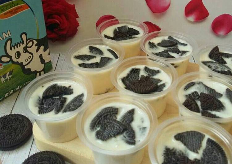 gambar untuk cara membuat Puding susu oreo