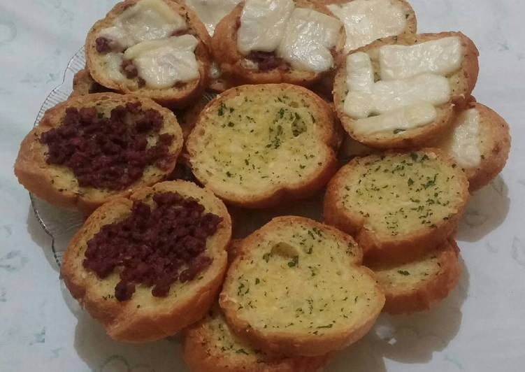 gambar untuk resep Garlic Bread dan Bruchetta