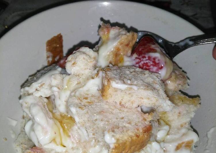 resep makanan Roti gandum strawberry yoghurt simple (diet??)