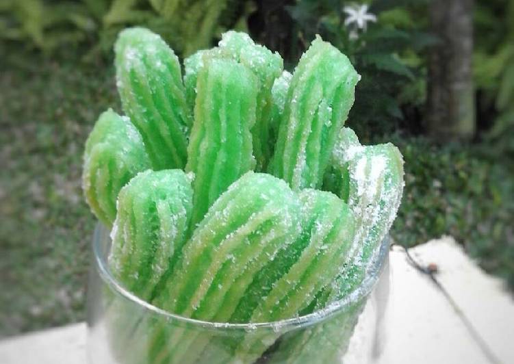 resep lengkap untuk Churros Pandan