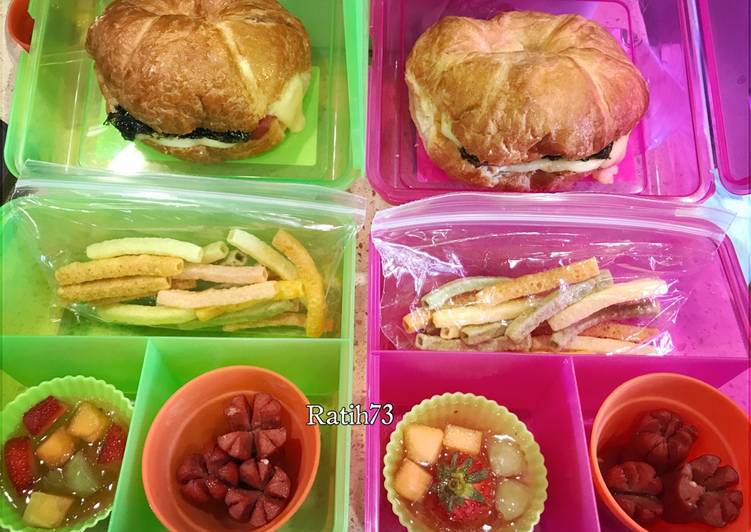 bahan dan cara membuat Blue Cheese Croissants Bekal Anak