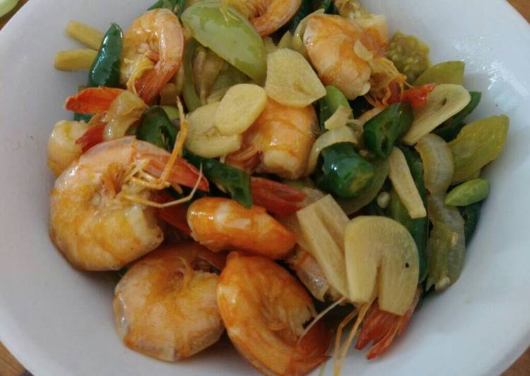 Tumis Udang Cabe Ijo Tumis Udang Cabe Ijo