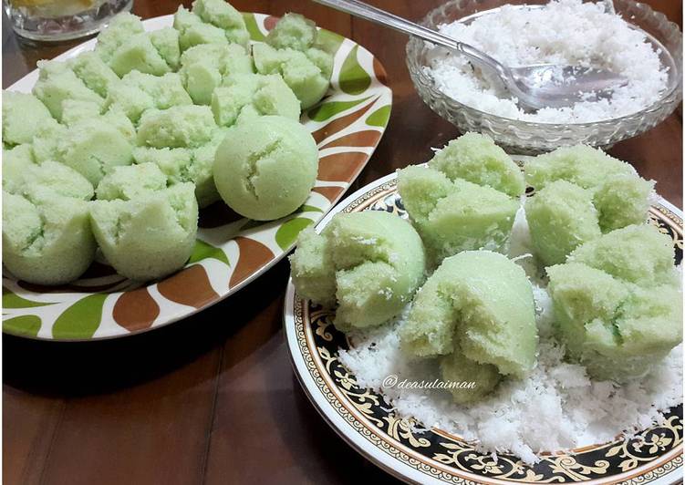 gambar untuk cara membuat Kue Mangkok Tape Singkong / Kue Apem