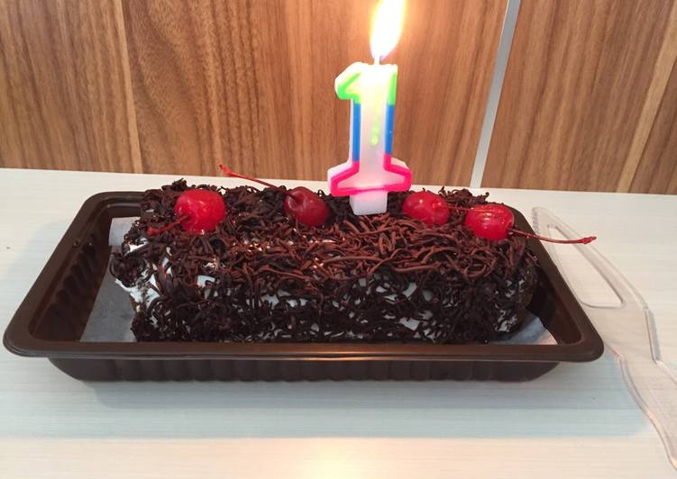 cara membuat Black forest roll