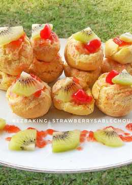 Strawberry Sable Choux