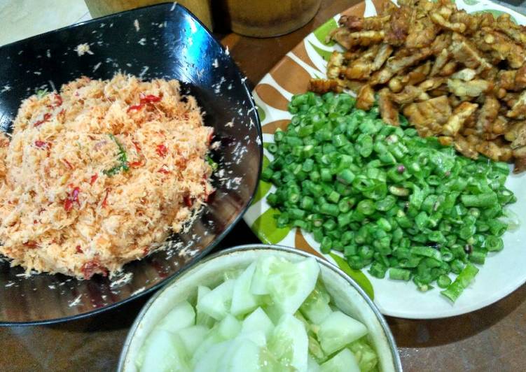 resep makanan Urap Segar (Sambal Krawu)