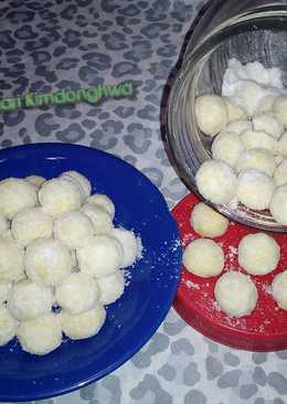 Bola Salju Almond