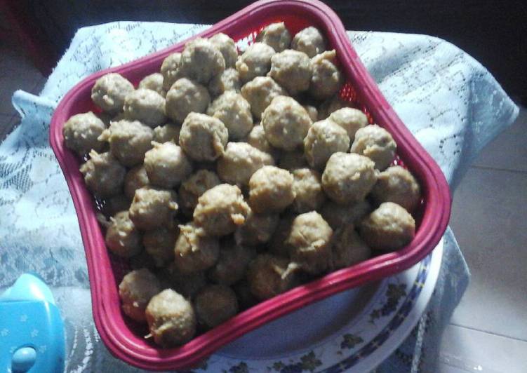 bahan dan cara membuat Bakso ala meirina andes