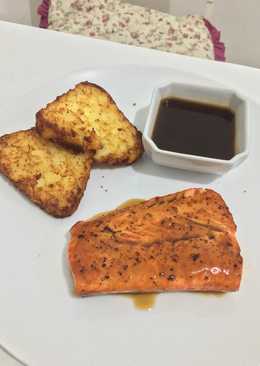 Grilled Salmon with Teriyaki Sauce