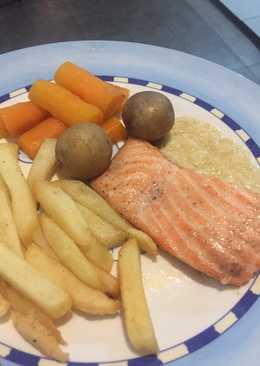 Salmon with Cheese Sause