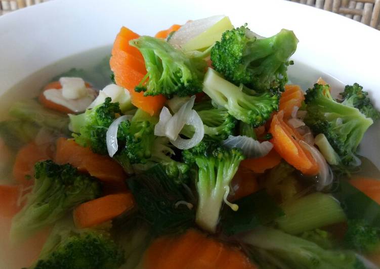 bahan dan cara membuat Sayur Brokoli Wortel