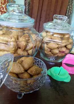 Pastel kering abon ayam