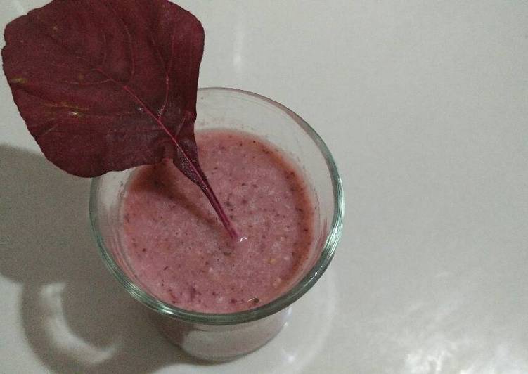 bahan dan cara membuat Smoothie pisang, bayam merah dan nanas