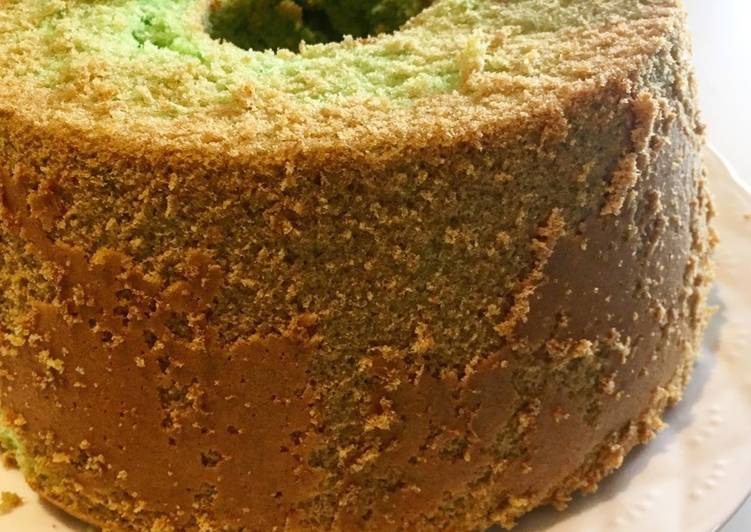 resep [Cake & Pastry] Chiffon Cake Pandan Super Moist dan Lembut