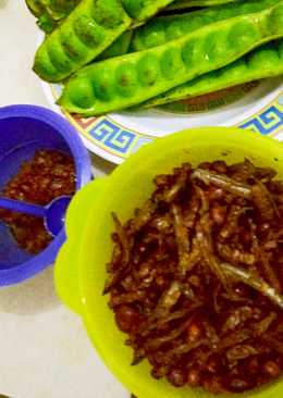 Kering tempe, teri, kacang / oreg