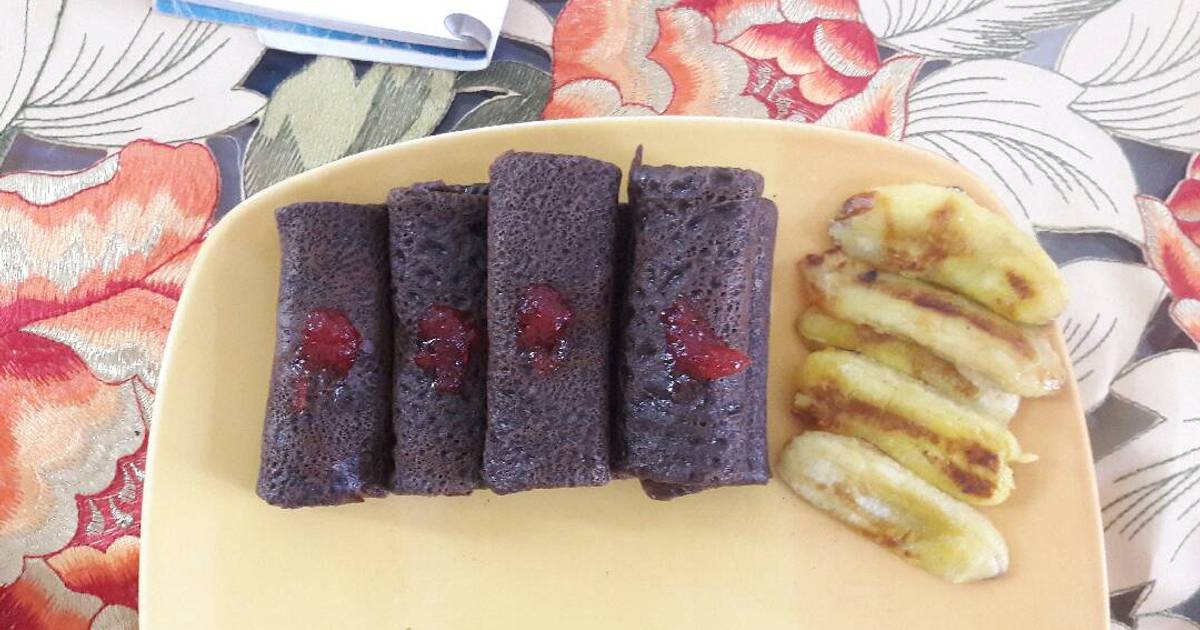  Resep  Dadar  gulung  coklat  isi  pisang  strawberry oleh 