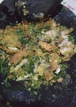 Ayam geprek sambal goang daun kemangi #BikinRamadanBerkesan