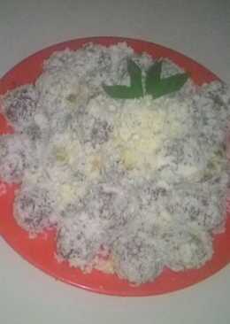 Kue klepon ubi ungu