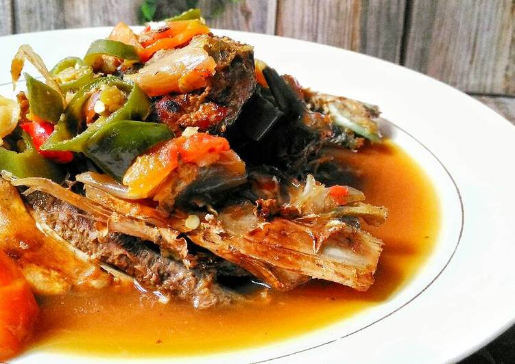 gambar untuk resep Pindang kepala ikan asap enak seger maknyusss