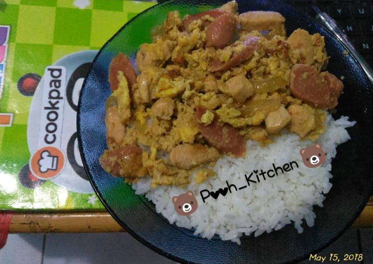 2. 🐻 Rice bowl chicken and egg with sausage 🐻