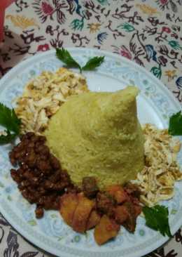 Nasi kuning pulen