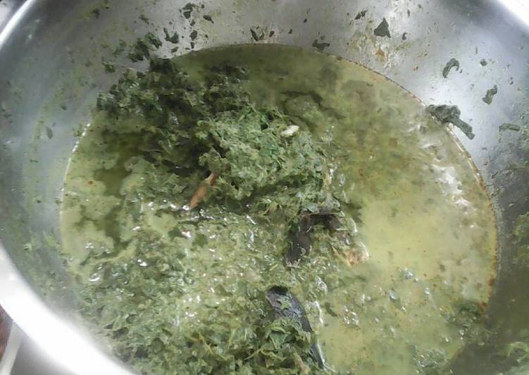 resep lengkap untuk Daun ubi tumbuk dengan kencung (pucuk ubi batak)