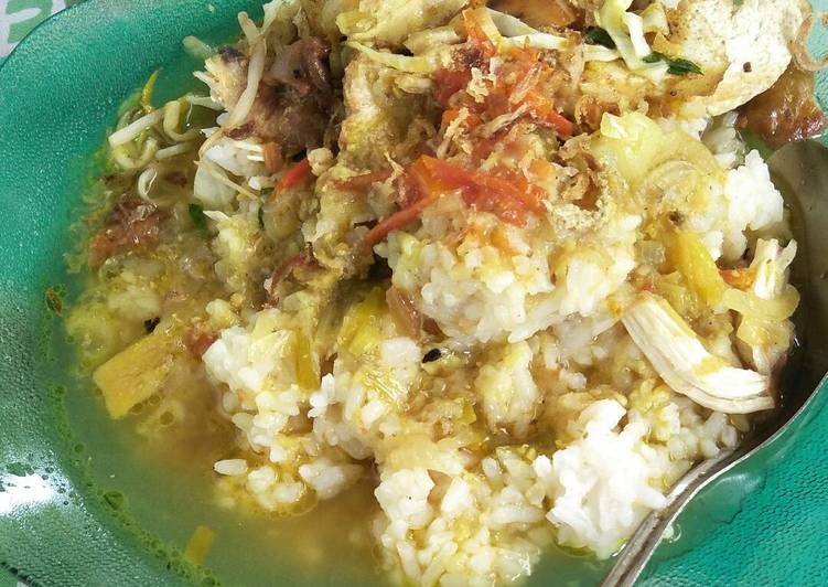 gambar untuk resep makanan Soto Pacitan