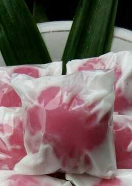 Putri Mandi Merah Putih