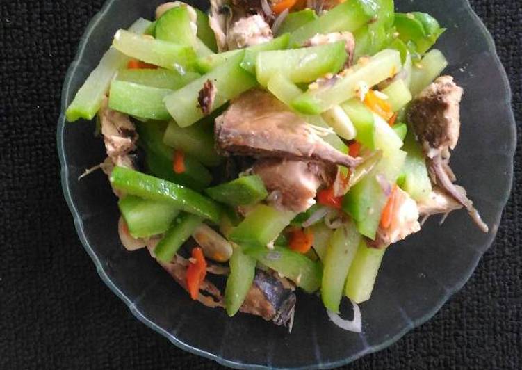 resep lengkap untuk Tumis Tuna Labusiam