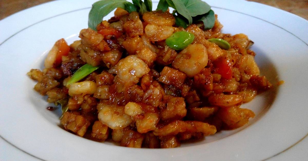 Resep sambel goreng tempe udang  pete  oleh Blue Kitchen 