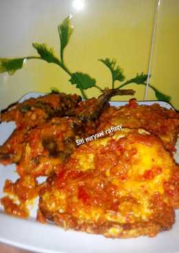 Balado telur ceplok dan pindang salem