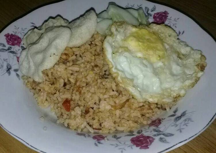 bahan dan cara membuat Nasi Goreng Sarden(Simple Bikinnya)????