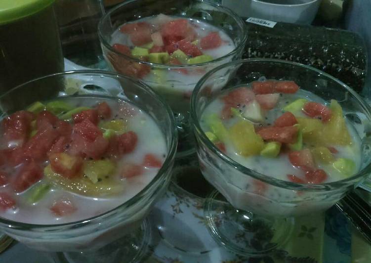 Resep Es buah yogurt Oleh Carina Musfrizca Candra