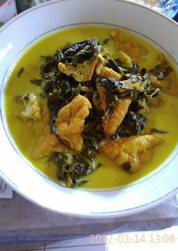 Sayur daun singkong & tahu coklat