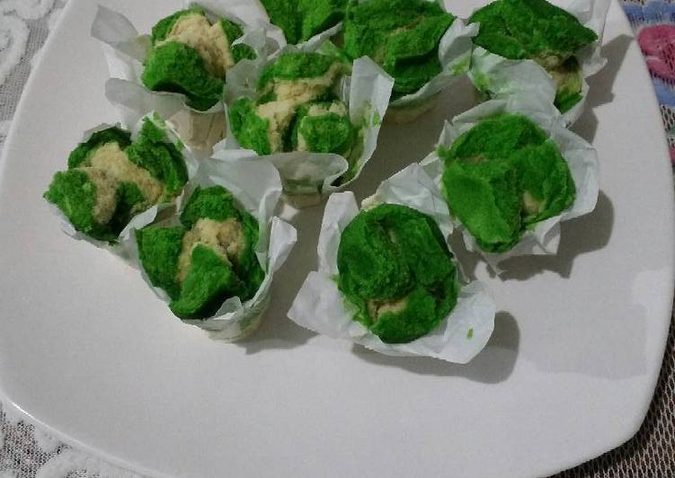 bahan dan cara membuat Bolu kukus mekar pasta green tea