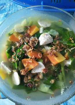 Sup sayur bakso bandeng