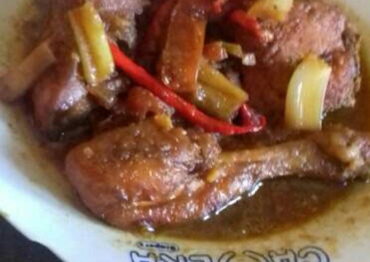 resep lengkap untuk Semur ayam