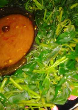 Jlegor/lung/daun ubi rambat plencing (sambel lotis ala klaten)