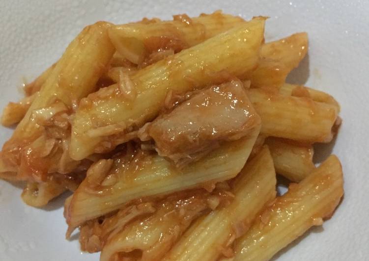 resep lengkap untuk Penne Tuna Saus Tomat