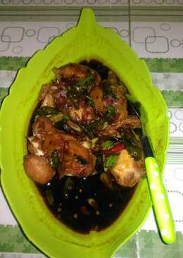 Ayam bumbu kecap praktis.